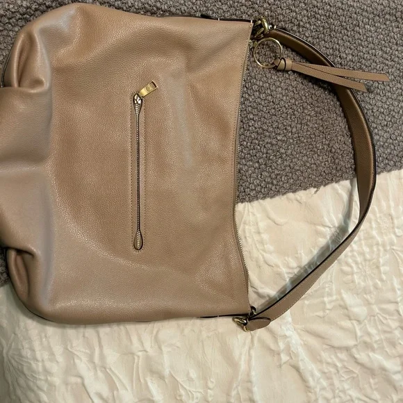 Coach Tan Shoulder Bag with Minimalist Design - Picture 2 of 9